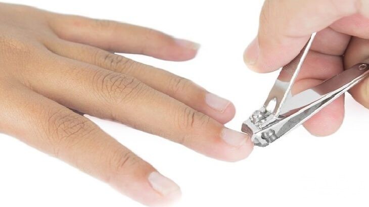 تفسير رؤية قص الأظافر في الحلم