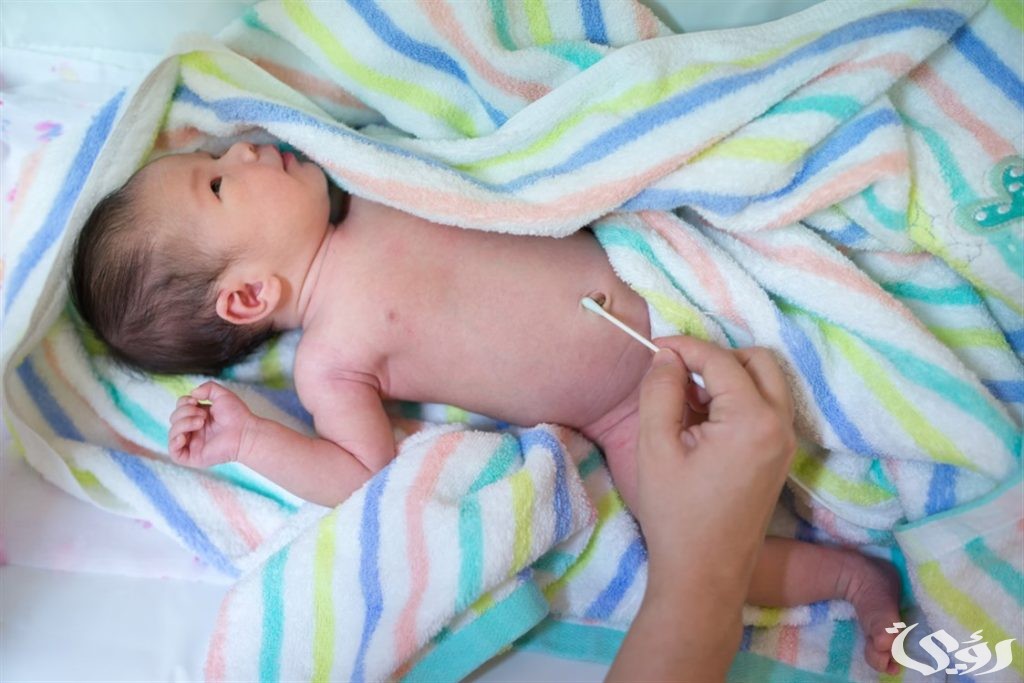 خروج القيح من السرة في المنام