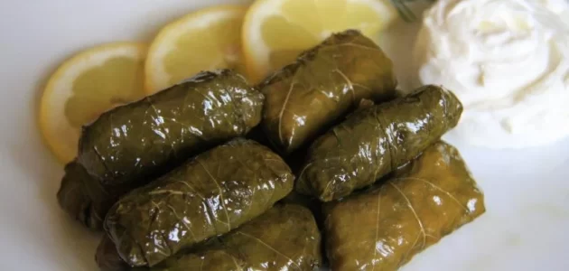 تفسير حلم أكل ورق العنب في المنام