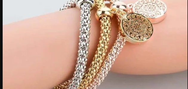 تفسير حلم إعطاء أساور ذهب