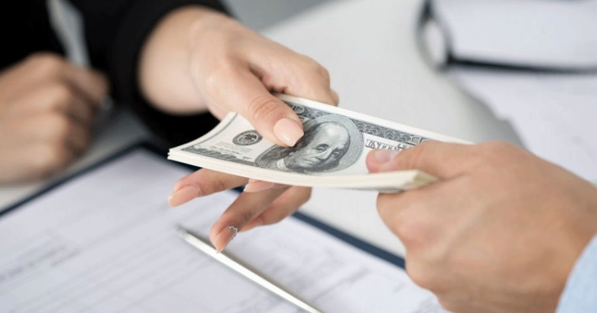 تفسير حلم أخذ مال من شخص معروف