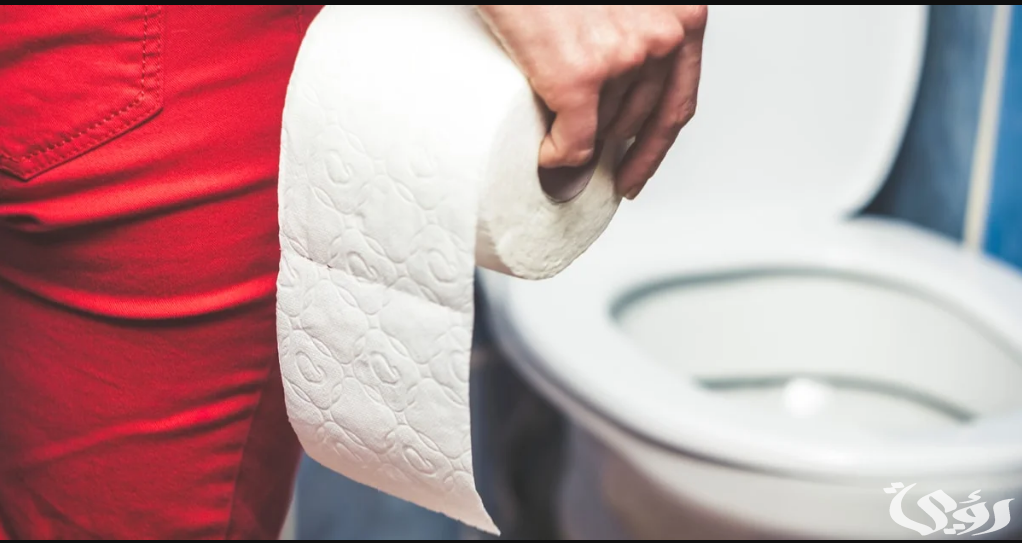 تفسير حلم البراز أمام الناس