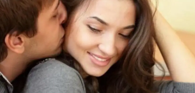 تفسير حلم التقبيل على الخد