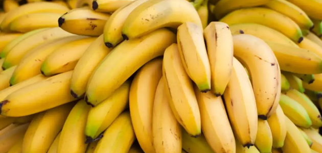 تفسير رؤية الميت يأكل موز