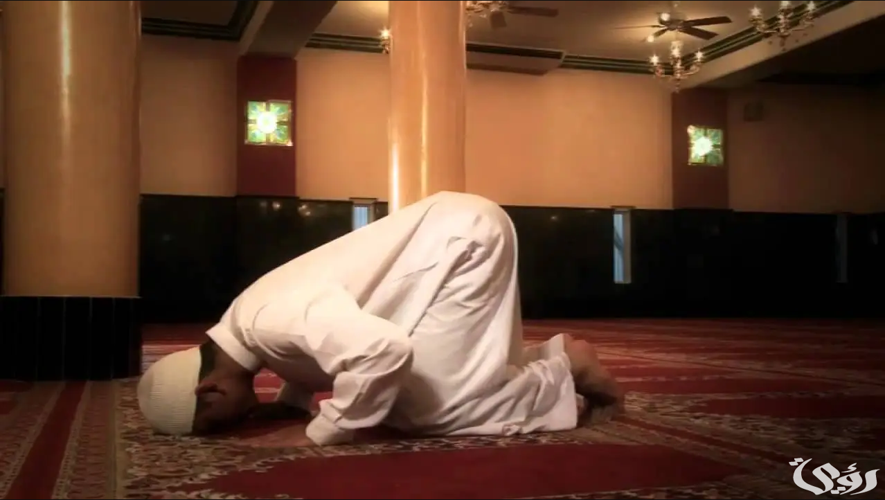 تفسير رؤية شخص ينصحني بالصلاة