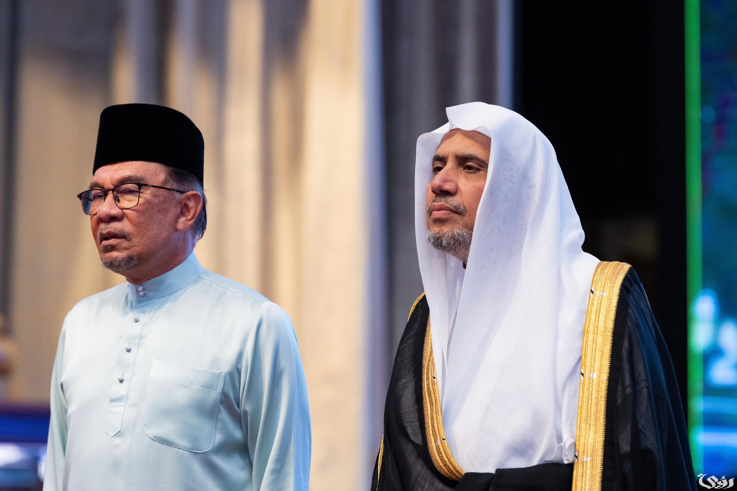 "المؤتمر الدولي للقادة الدينيين" يبدأ أعماله بوقفة تضامنية مع شهداء غزَّة 2 بمشاركة ألفي قيادةٍ دينيةٍ من ٥٧ دولةً.. "المؤتمر الدولي للقادة الدينيين" يستهل أعماله بوقفة تضامنية مع شهداء غزَّة