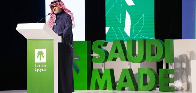 وزير الصناعة يزور جناح "المراعي" ويثمن جهودها في صناعة الأغذية 