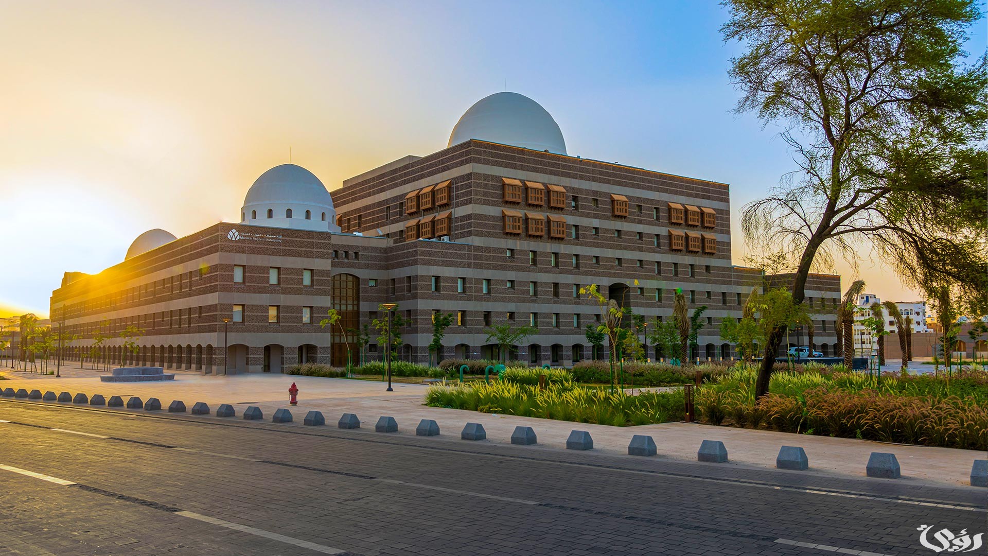 أمانة منطقة المدينة المنورة تواصل أعمال الصيانة لشبكة الطرق