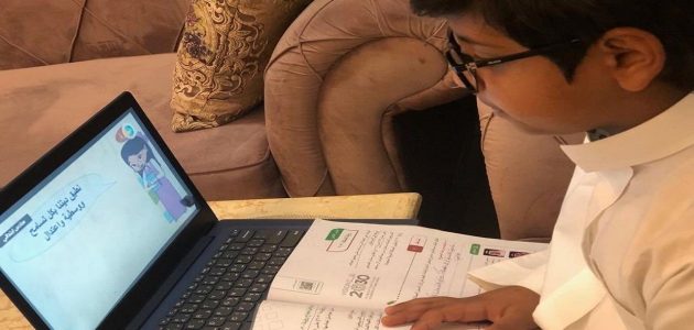 مدارس أهلية تستمر في حجز شهادات الطلاب لتعثر أولياء الأمور في سداد الرسوم
