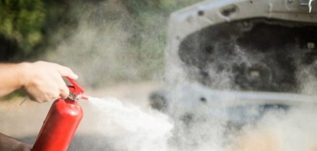 مع ارتفاع درجات الحرارة: تأكد من خلو سيارتك من هذه الأشياء.. قد تسبب انفجاراً