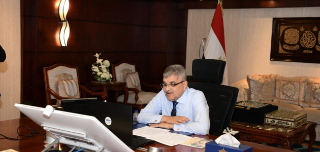 الفريق أسامة ربيع يبحث تأثير تطورات منطقة البحر الأحمر مع الرابطة الدولية لملاك سفن الصب الجاف