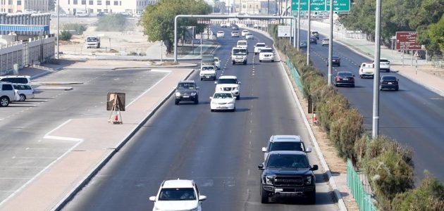الإمارات تفرض غرامة 400 درهم على تغطية لوحات أرقام المركبات المقطورة