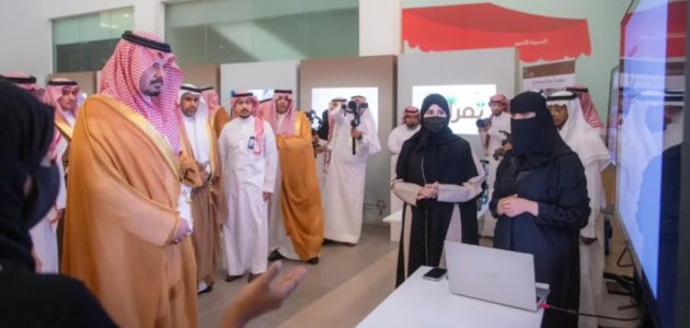 سلمان بن سلطان يرعى الحفل الختامي لموسم تمور المدينة ويتفقد المعرض المصاحب