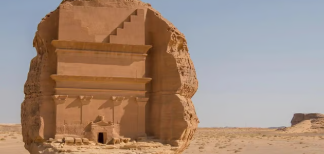 مخيم العُلا الشتوي.. الدفء والطبيعة والتاريخ والدبلوماسية السعودية الرصينة