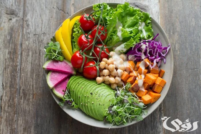 تفسير حلم رؤية أعداد وأكل السلطة فى المنام