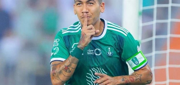 هل يجدد الأهلي دماؤه؟ تصريحات تكشف حقيقة رحيل روبرتو فيرمينو