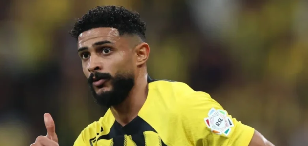 خلاف كبير… العمري يخالف قرار مدرب اتحاد جدة والسبب؟!!
