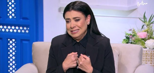 مش عارفة أعيش…. رسالة حزينة للغاية من نشوى مصطفى والبكاء على الهواء