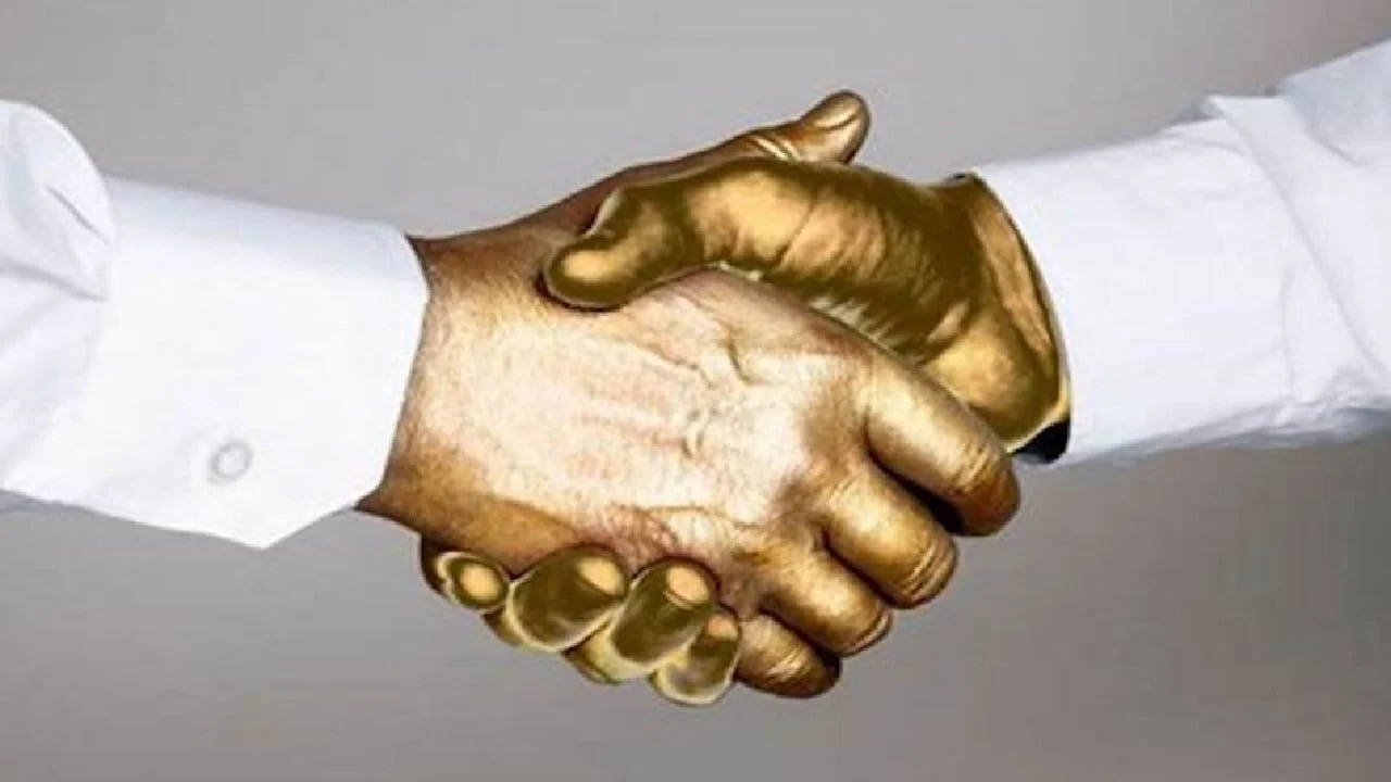 من هم المستفيدون من البرنامج المصافحة الذهبية ؟ الحكومة السعودية تجيب ؟