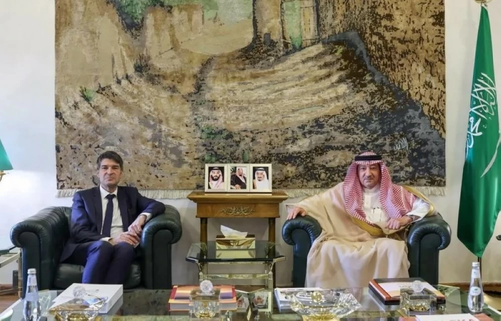 نائب وزير الخارجية السعودي يستقبل سفير فرنسا في زيارة تاريخية تعزز العلاقات الثنائية