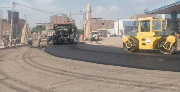 أسيوط تبدأ مشروعًا جديدًا لرصف الطرق بتكلفة 179 مليون جنيه لتعزيز التنمية الشاملة