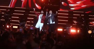 تامر عاشور يطرح أغنية "عيش" لتامر حسني وسط تفاعل جماهيري مع "هيجيلي موجوع" 4 تامر عاشور يطرح أغنية "عيش" لتامر حسني وسط تفاعل جماهيري مع "هيجيلي موجوع"