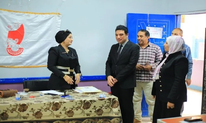 نائب محافظ سوهاج يتفقد سير اللجان في انتخابات إعادة مجلس النواب