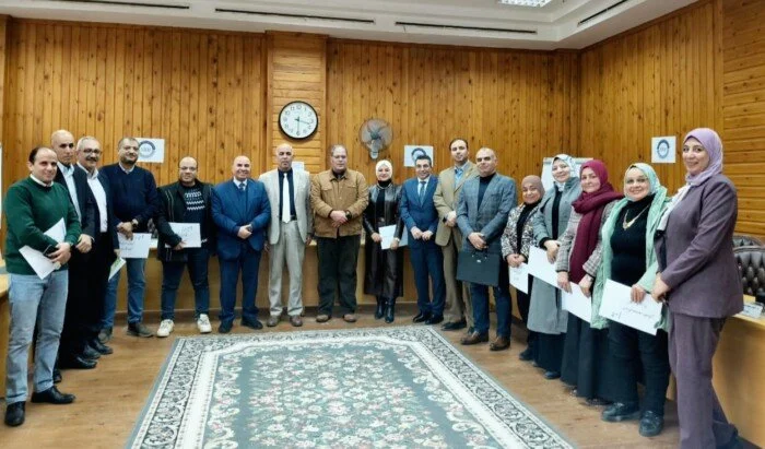 رئيس جامعة كفر الشيخ يختتم برنامجًا تدريبيًا متميزًا يهدف لتعزيز مهارات الطلاب