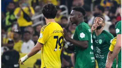 فيليكس يتصدى لإداري الأهلي وسط تجاهل لنجومية رونالدو: تفاصيل اشتباك مثير