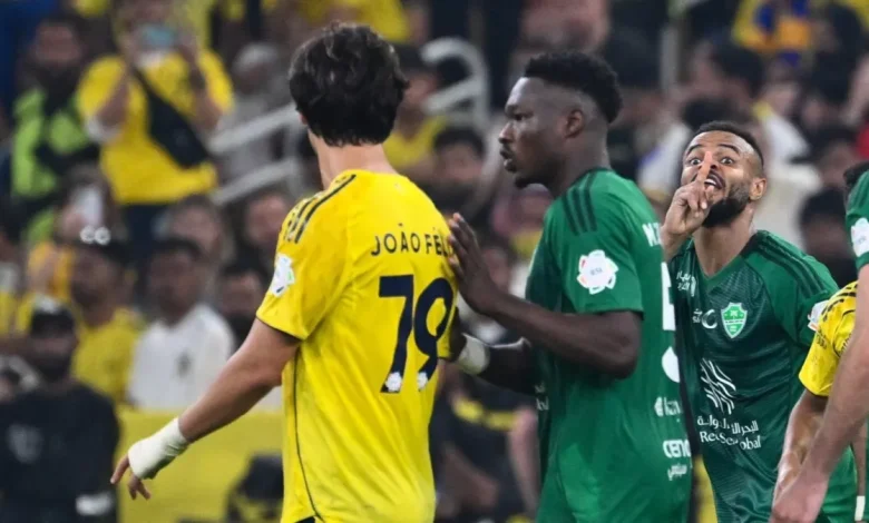 فيليكس يتصدى لإداري الأهلي وسط تجاهل لنجومية رونالدو: تفاصيل اشتباك مثير 1 فيليكس يتصدى لإداري الأهلي وسط تجاهل لنجومية رونالدو: تفاصيل اشتباك مثير