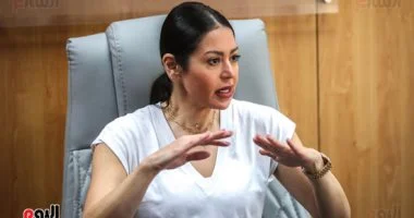 لقاء الخميسي تعبر عن دعمها لإيمان الزيدي بعد انفصالها عن محمد عبد المنصف