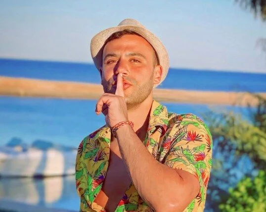 محمد إمام يثير الجدل برسالة غامضة: 'بطلوا عياط' بعد تصدره التريند