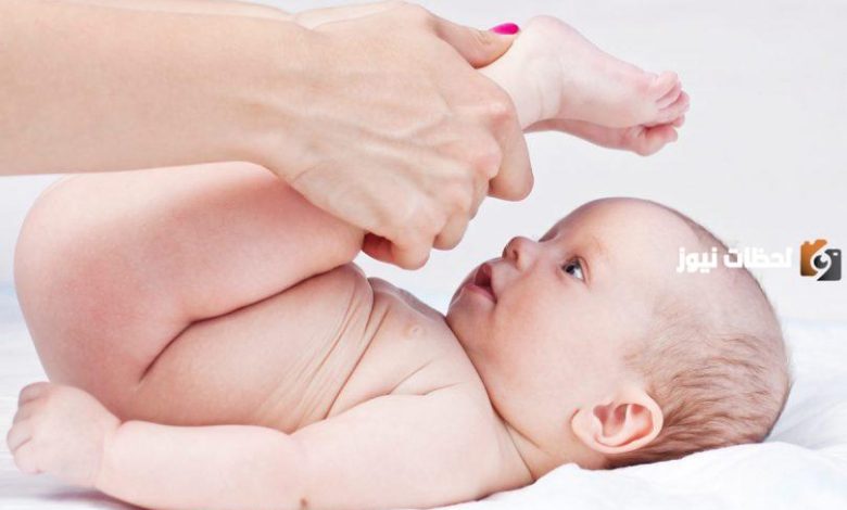 أسباب صعوبة التبرز عند الرضع: دليل شامل للأمهات