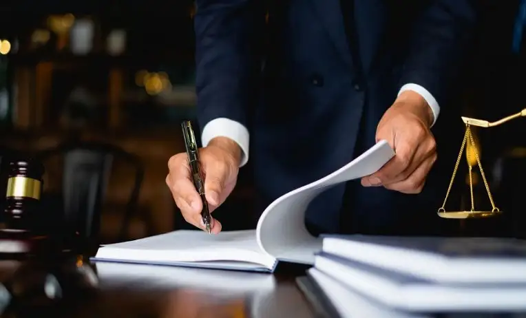 استشارات قانونية مجانية في مكة: تعرف على أفضل المحامين لعام 2026