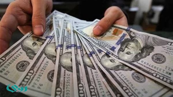 توازن حذر.. هل فقد الدولار الأمريكي بريقه في سوق التداولات العالمية؟
