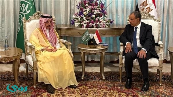 وزير الخارجية ونظيره السعودي يناقشان دعم التفاوض المباشر بين إيران وأمريكا