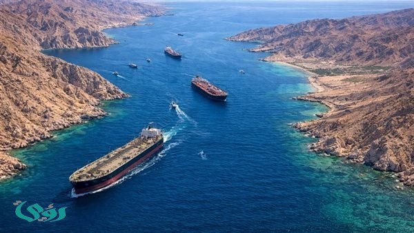 لجنة إيرانية تضع قانونًا لتعزيز السيطرة على مضيق هرمز