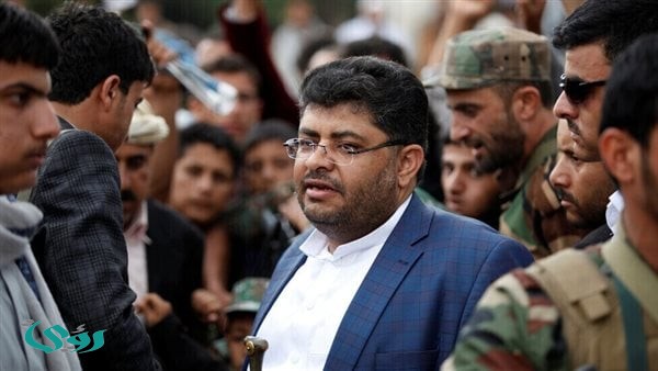 الحوثى يهدد بإغلاق باب المندب ويربط التهدئة بوقف "العدوان الأمريكى"