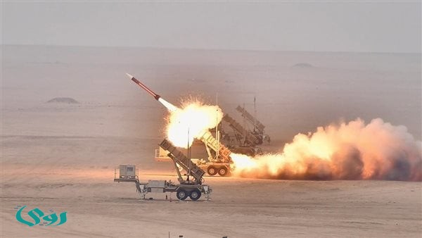 الدفاعات الجوية الكويتية تتصدى لهجمات صاروخية وطائرات مسيرة معادية