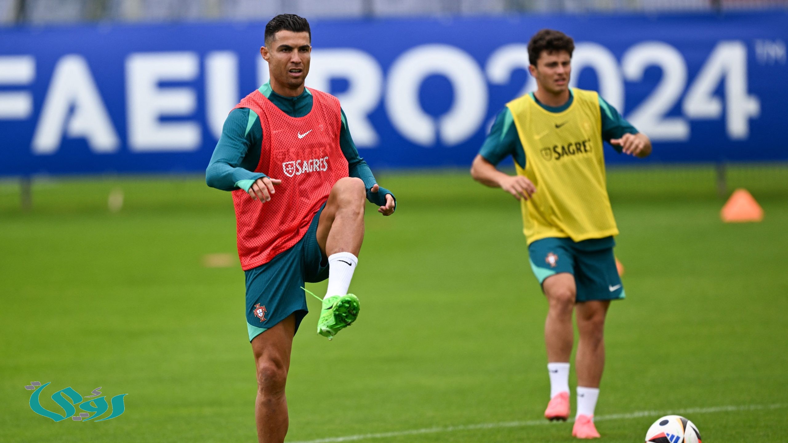 بالفيديو.. جواو نيفيز يصدم رونالدو: ليس الأفضل في البرتغال ولا الدوري السعودي!
