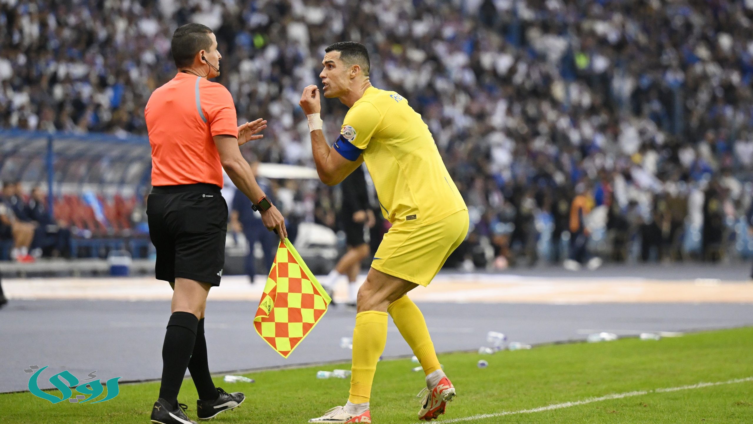 بالفيديو.. حكم أغضب رونالدو مرتين يقود مباراة النصر والنجمة