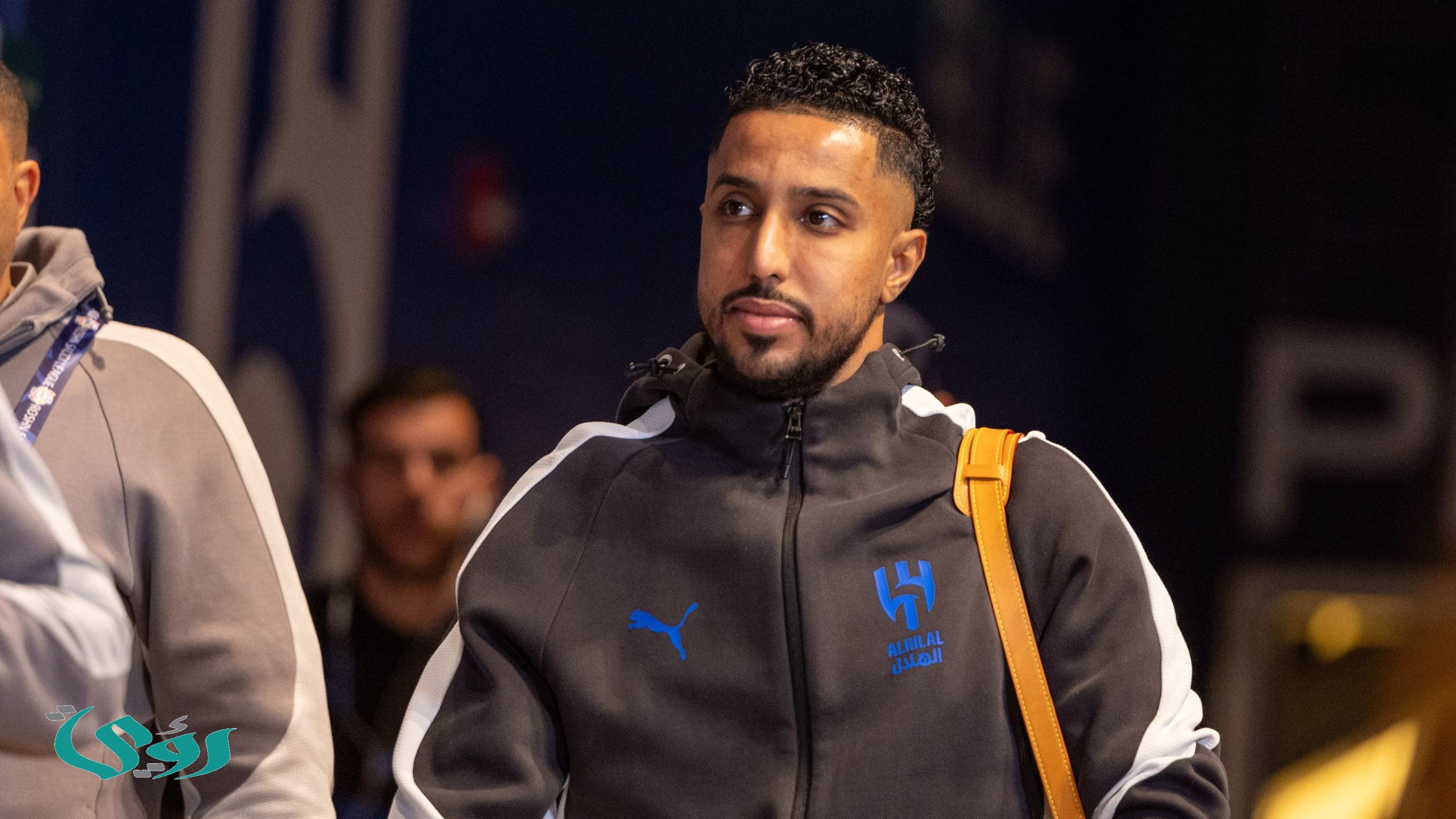 رئيس الهلال الأسبق يبرئ سالم الدوسري من تهمة الهروب