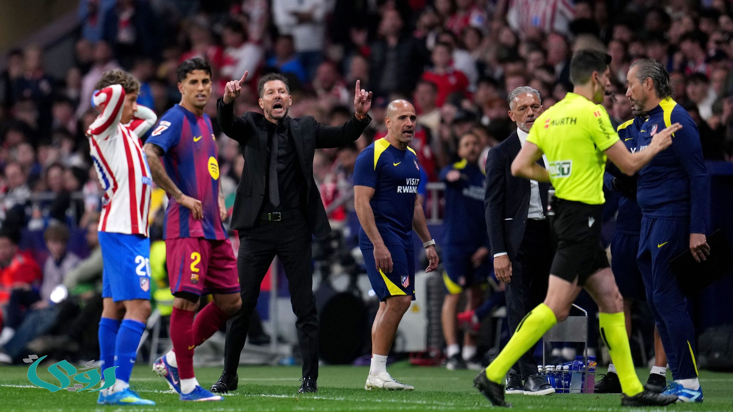 ريال مدريد غاضب.. 10 قرارات مشبوهة منحت برشلونة الصدارة!