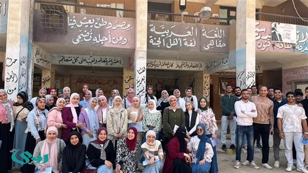 زيارة طلاب طب بني سويف الأهلية لإحدى المدارس لنشر الوعي الصحي بين التلاميذ