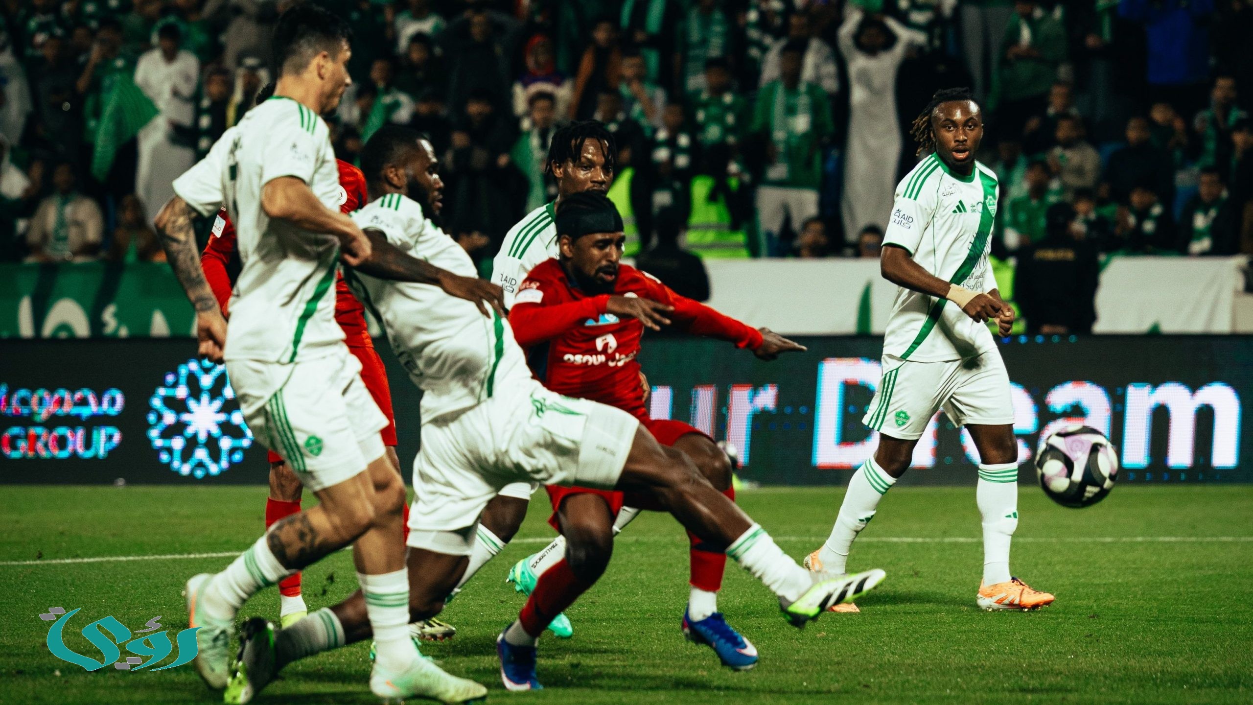 سحر الأهلي يُفجر غضب مدرب ضمك.. ماذا حدث؟