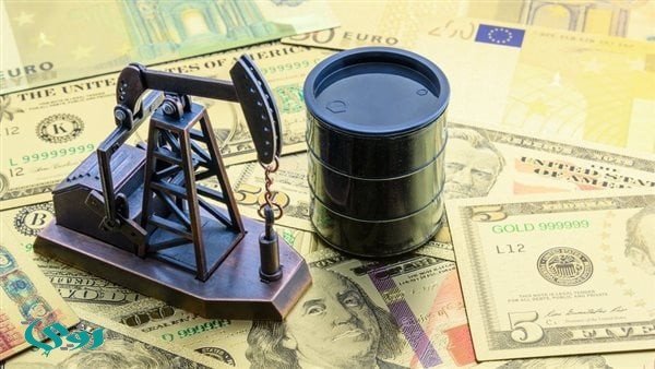 صحيفة: تشديد قبضة إيران على مضيق هرمز ستقوض مكانة البترودولار