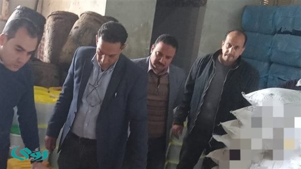 ضبط أكثر من 18 طن ملح ومواد خام وأسمدة مغشوشة داخل كيان غير مرخص بسرس الليان