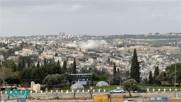 مستوطنون يعتدون على مسن شمال القدس
