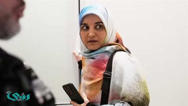 مهدية إسفندياري تعود إلى إيران بعد إطلاق سراح رهينتين فرنسيتين