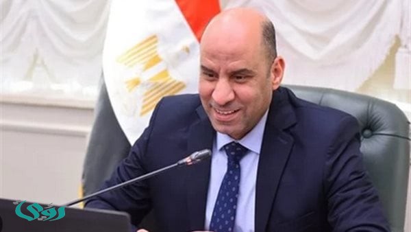 وزير العمل يسلم عقودًا لذوي الهمم ويكرم متدربين ضمن مبادرة "من حقك تكون"